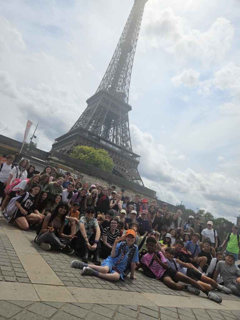 ASAP students below the eiffel tower