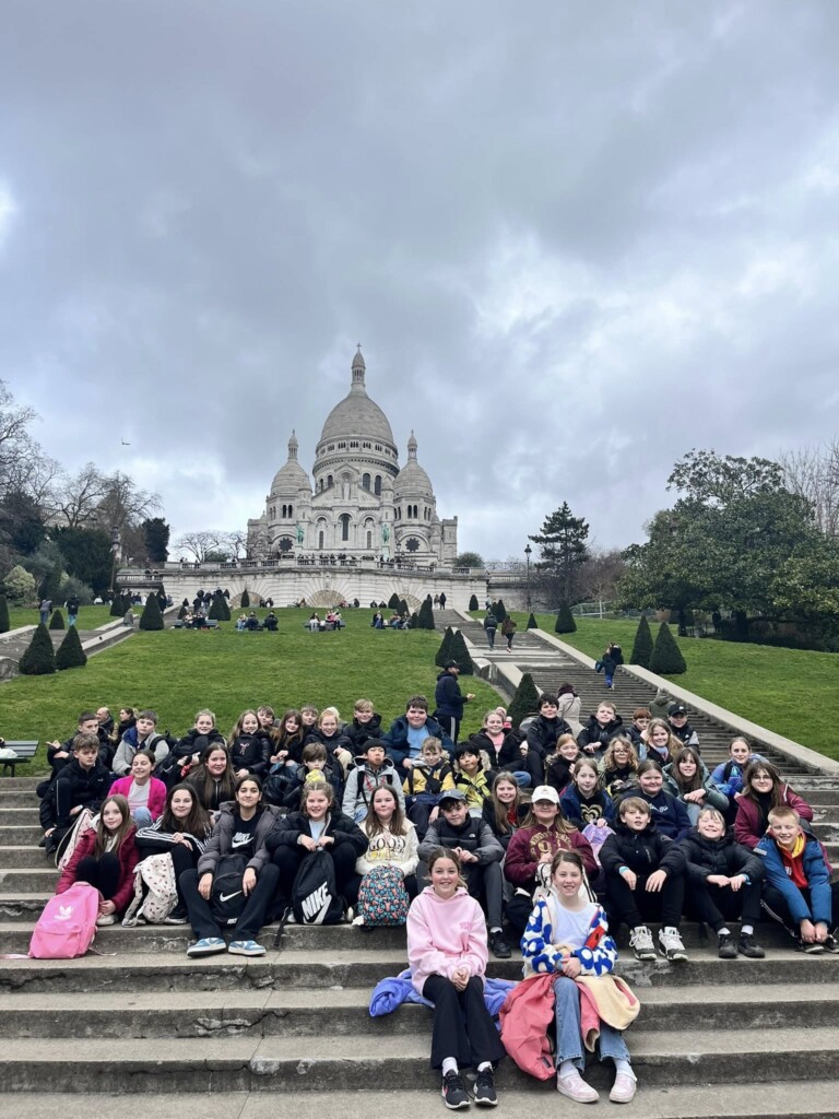 marine-academy-primary-pupils-at-the-sacre-coeur-basilica