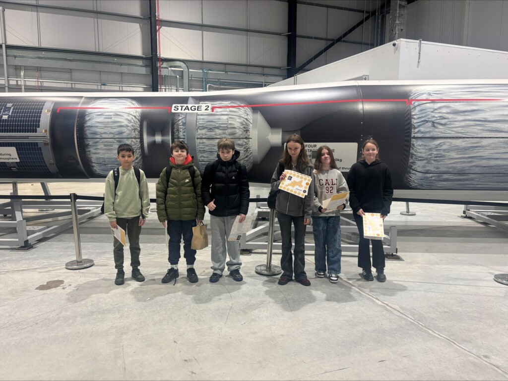 tor-bridge-high-students-at-spaceport-cornwall