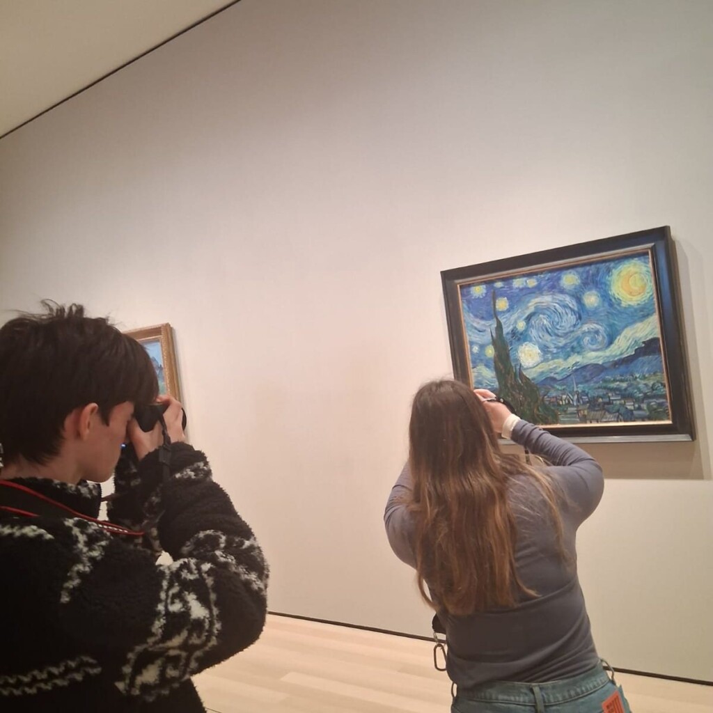 tor-bridge-high-students-at-the-museum-of-modern-art-in-new-york