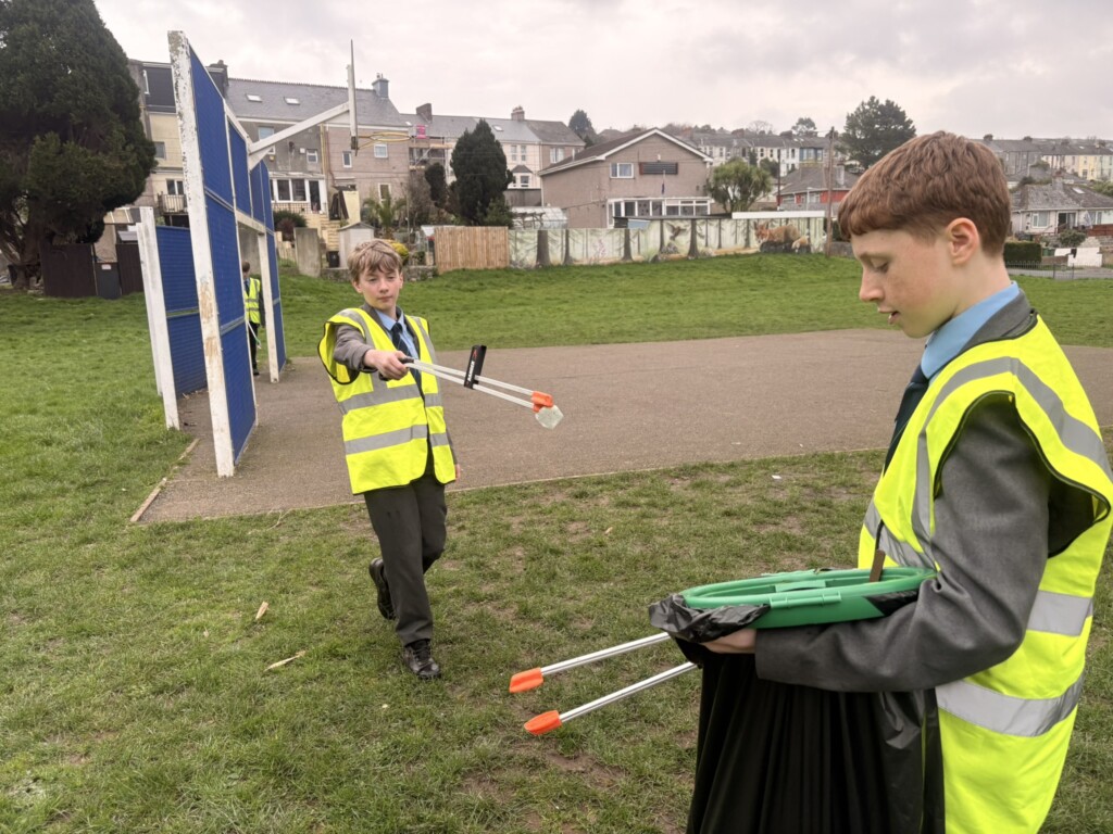 Lipson students take action to improve the local environment